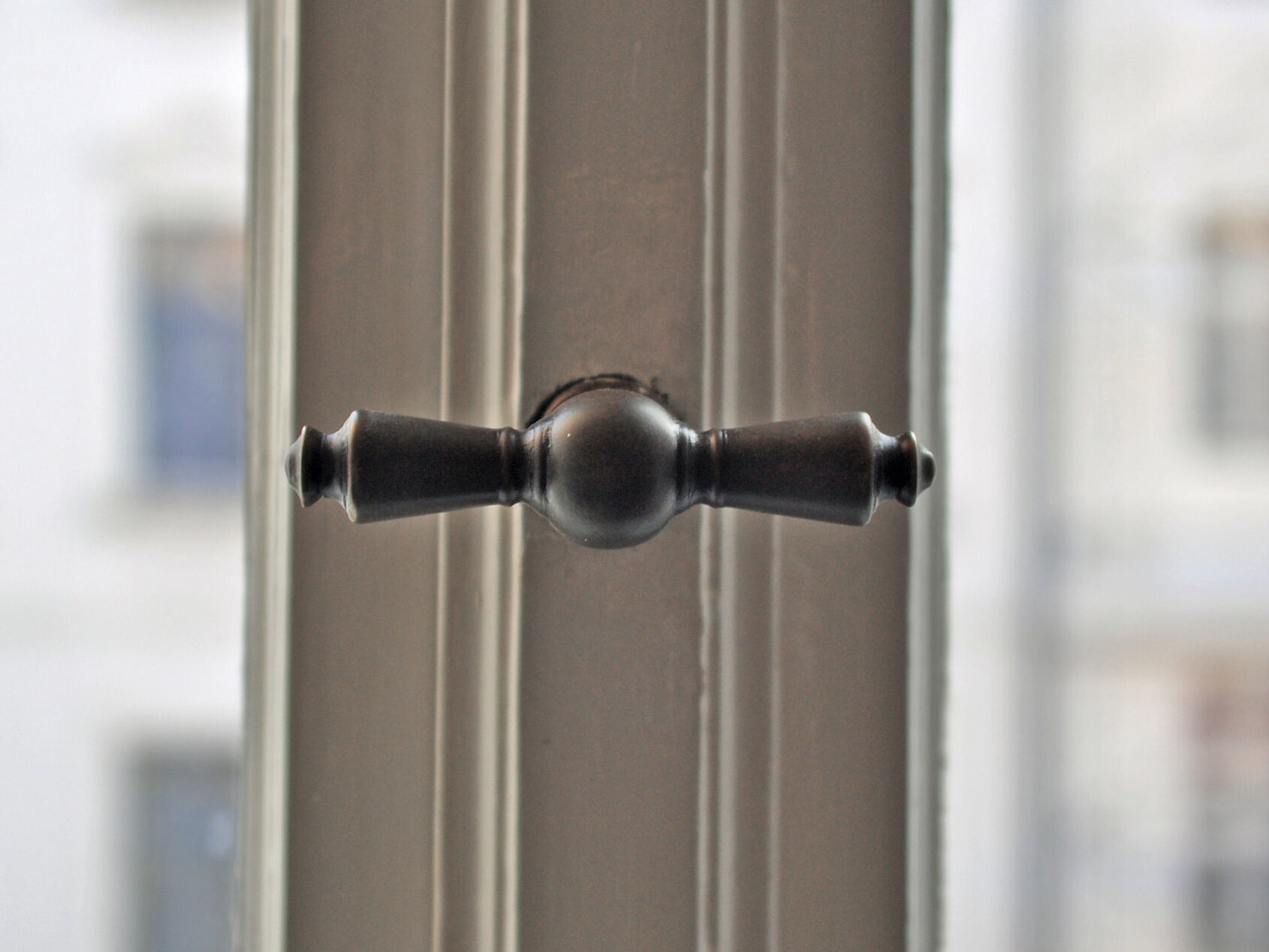 Fensterolive aus der Gründerzeit