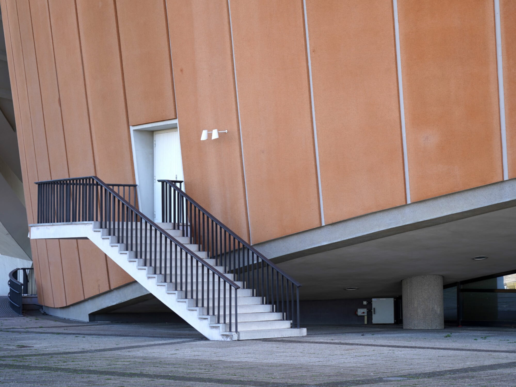 Stabgeländer am HKW Haus der Kulturen der Welt in Berlin