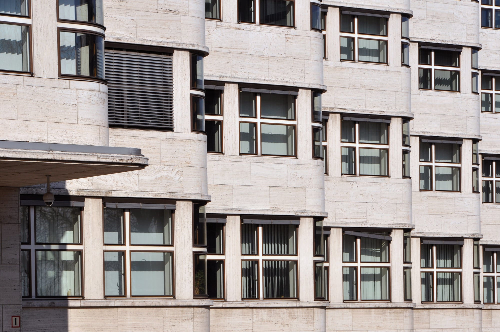 Römischer Travertin am Shell-Haus in Berlin