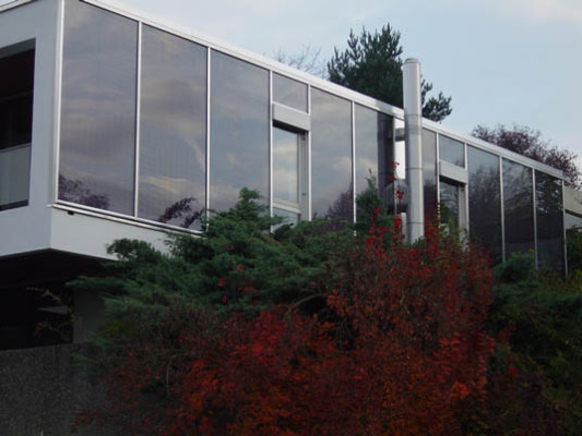 Die Solarkollektoren dienen gleichzeitig als Wärmeschutz.