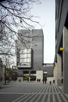 Zehngeschossiger Wohnturm am Vreedeplein