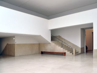 Unser Helligkeitseindruck hängt von der Beleuchtungsstärke und den Reflexionen der angestrahlten Gegenstände ab. 