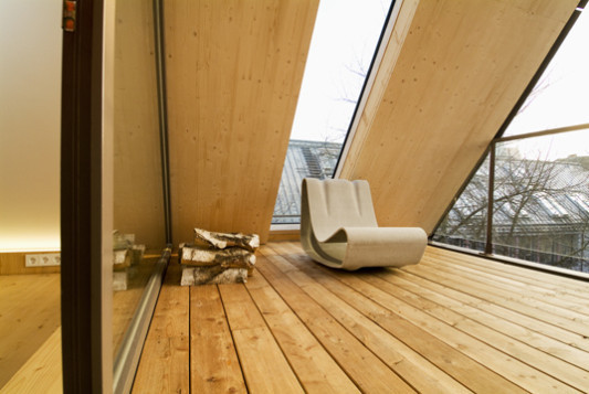 Dachflächenverglasung über dem Balkon