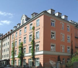 Straßenansicht nach der Sanierung