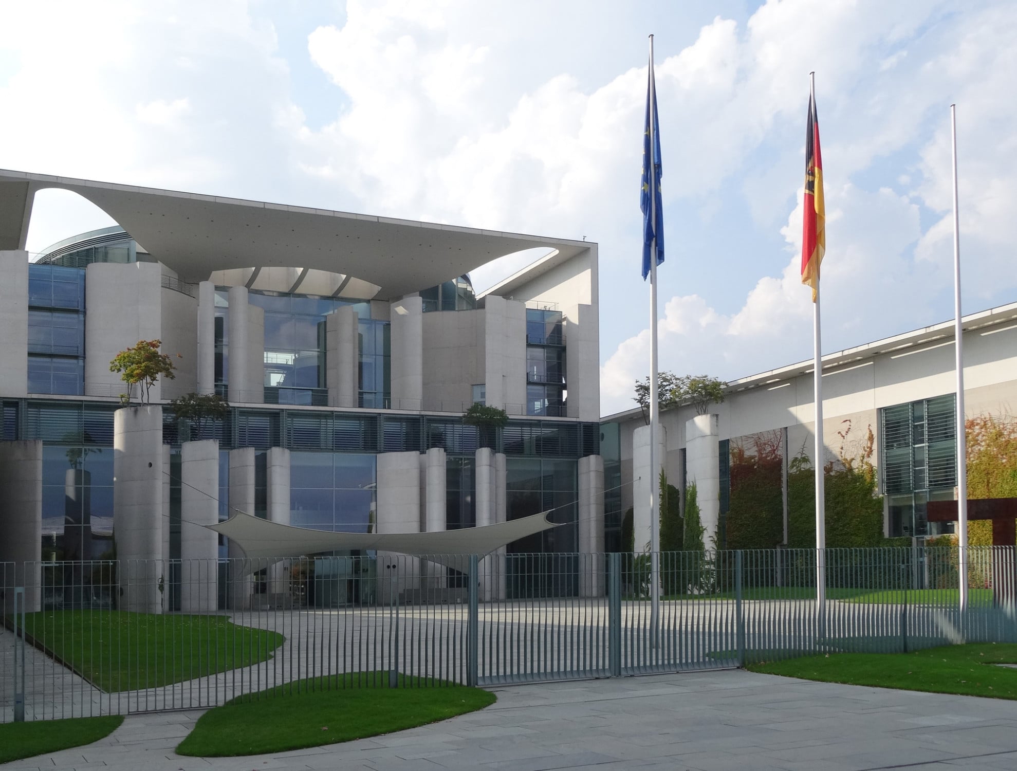 Die Geschossigkeit des Leitungsbaus sind von außen nicht ablesbar