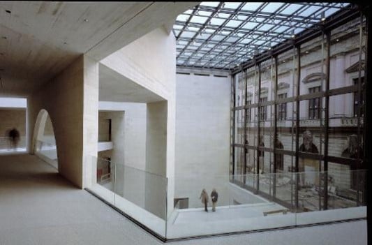 Blick von einer Galerie