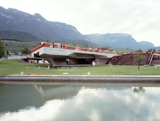 Seebad in Kaltern | Beton | Freizeit/Sport | Baunetz_Wissen