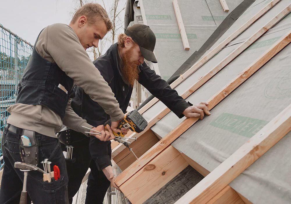 Werden Bauteile lediglich miteinander verschraubt oder mit löslichen Klebstoffen befestigt, so lassen sich die einzelnen Bestandteile in der Regel gut austauschen oder abbauen und in den Kreislauf rückführen.