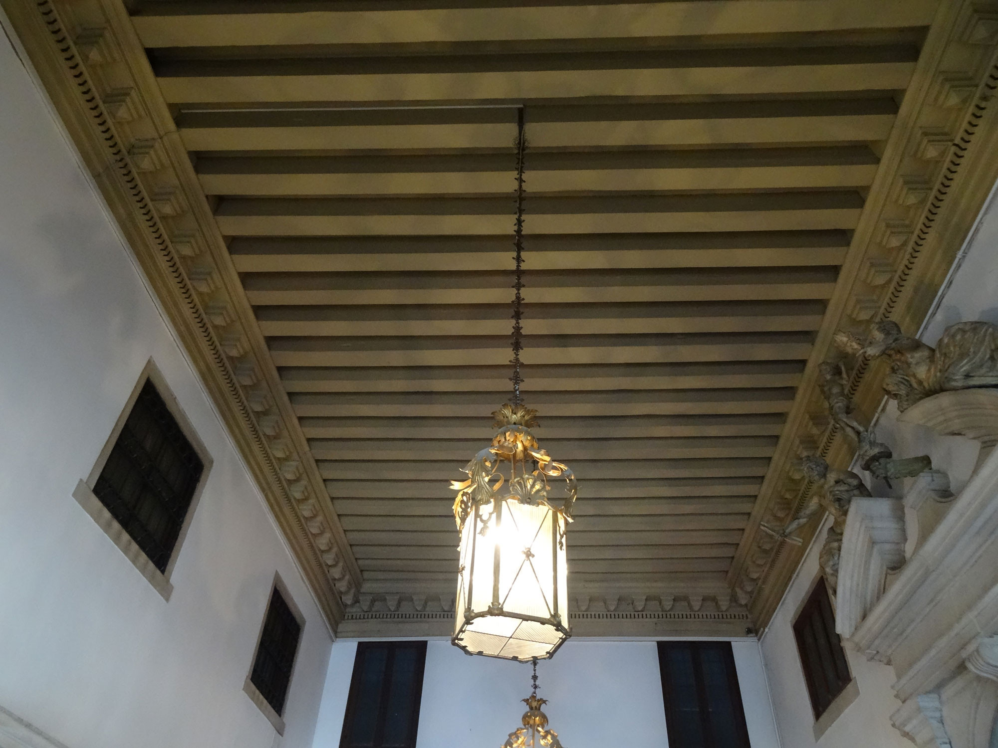 Historische Holzbalkendecke in Venedig