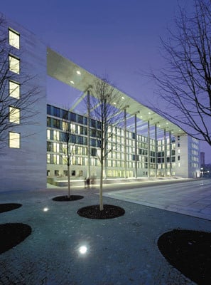 Ansicht von Süd-Westen, Empfangshof gegenüber dem Altbau