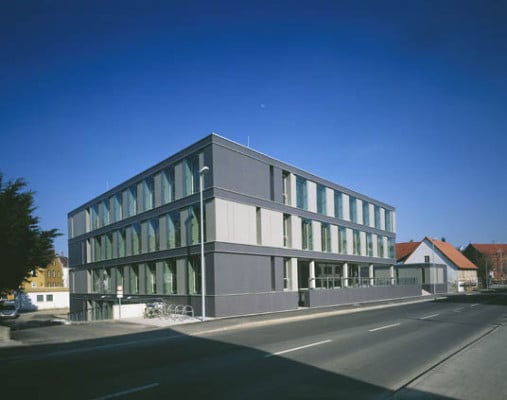 haus der kirchlichen dienste in biberach flachdach buro und verwaltung baunetz wissen