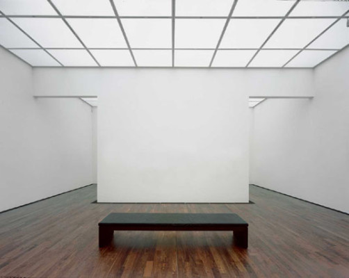 Ausstellungsraum im Obergeschoss mit Lichtdecke