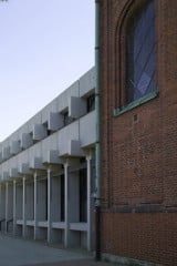 Pfarrzentrum und angrenzende Basilika