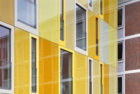 Fassade mit Einscheibensicherheitsglas (ESG-H)