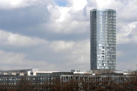 Die Grundrissform des 103 m hohen Turms ist ein Reuleaux-Dreieck