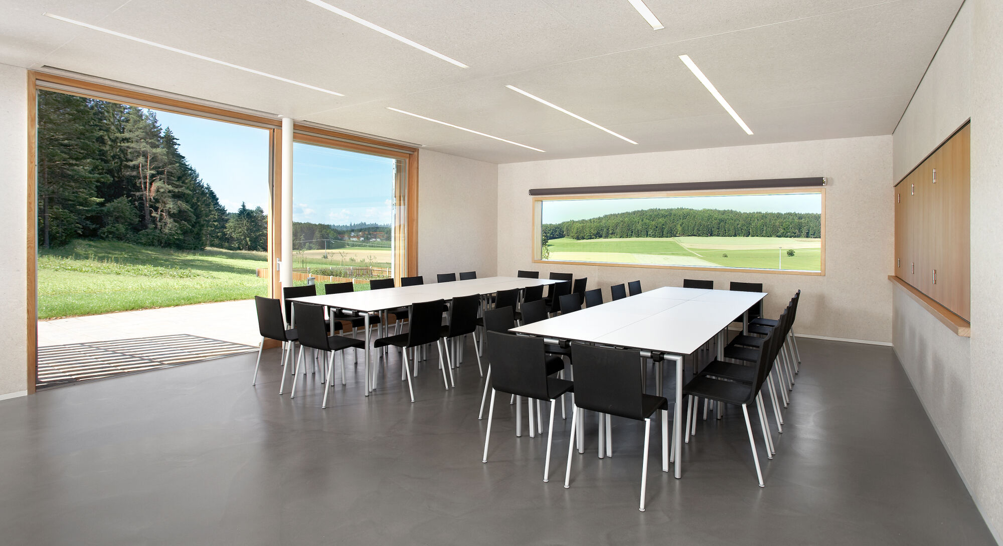 Große Panoramafenster im Schulungsraum