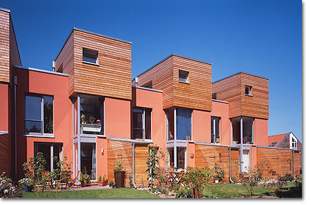 Leitbild ist die klassische städtebauliche Figur des gebrochenen Blocks mit ruhigem Innenhof.