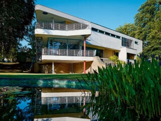 Das von Hans Scharoun für das Fabrikantenehepaar Fritz und Charlotte Schminke entstand zwischen 1931 bis 1933.