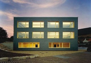 Hofansicht mit der Hangkante