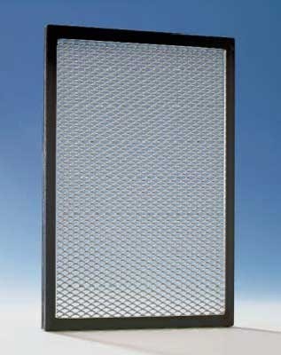Die Aluminium-Einlage bietet Sicht-, Blend- und Sonnenschutz.