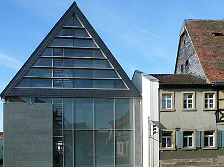 Giebelverglasung: Bürgerhaus in Hallstadt von Grabow + Hofmann, Nürnberg