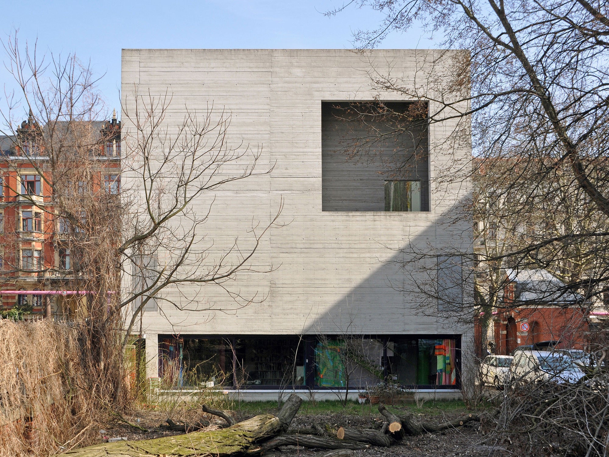 Im Neubau kommt eine Innendämmung dann zur Anwendung, wenn die tragenden Außenwände sichtbar bleiben sollen wie hier am Ateliergebäude in Berlin Moabit