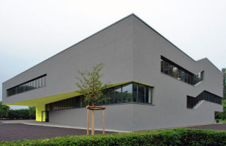 Das Science College wirkt als Solitär