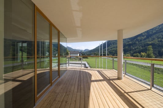 Terrasse mit Holzbelag