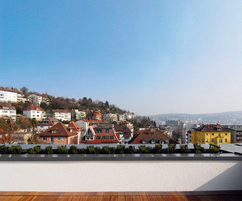 Blick aus den Panoramawohnungen auf die Dächer der Stadt