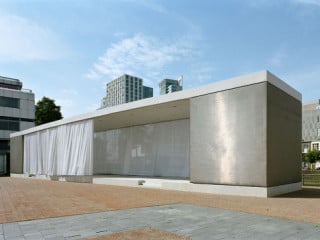 Theaterpodium Grotekerkplein in Rotterdam/NL