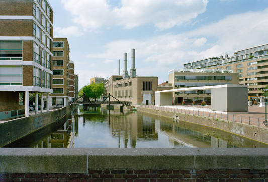 Direkt am Kanal liegt der Theaterpavillon
