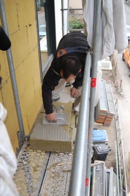 Vollflächige Verklebung der Dämmplatten
