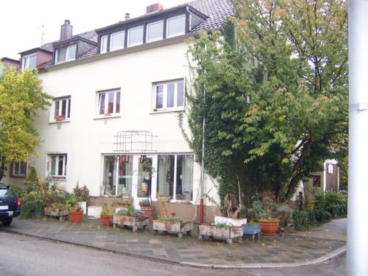 Straßenfront
