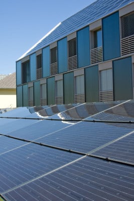 Auch ein vorgelagerter Pavillon wurde zur Gewinnung von Solarenergie verwendet