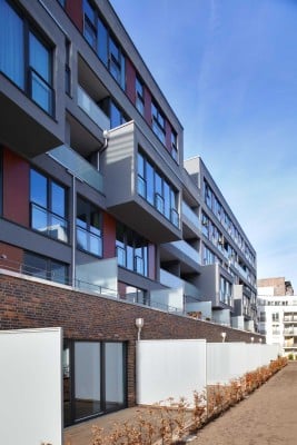 Rückseite der Straßenbebauung