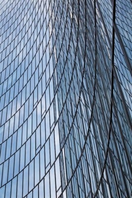 Zum Einsatz kamen unter anderem 10.500 m² des Sonnenschutzglases „Suncool Optilam“