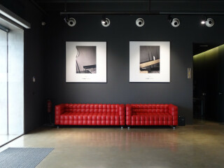 Zementgebundener Estrich im Ausstellungsraum des Fliesenherstellers Living Ceramics im spanischen Castellón.