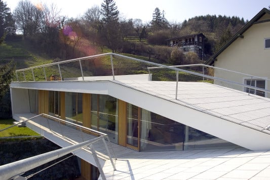 Dach, Terrasse und Geschossdecke gehen ineinander über