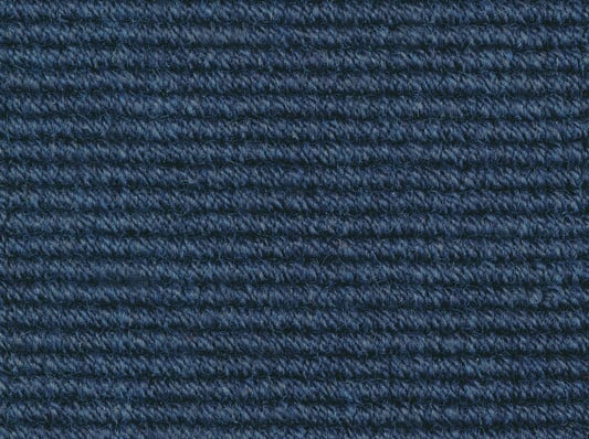 Im Wilton-Webverfahren hergestellter Teppichboden aus 100% Schurwolle (Produkt Belan, blau)