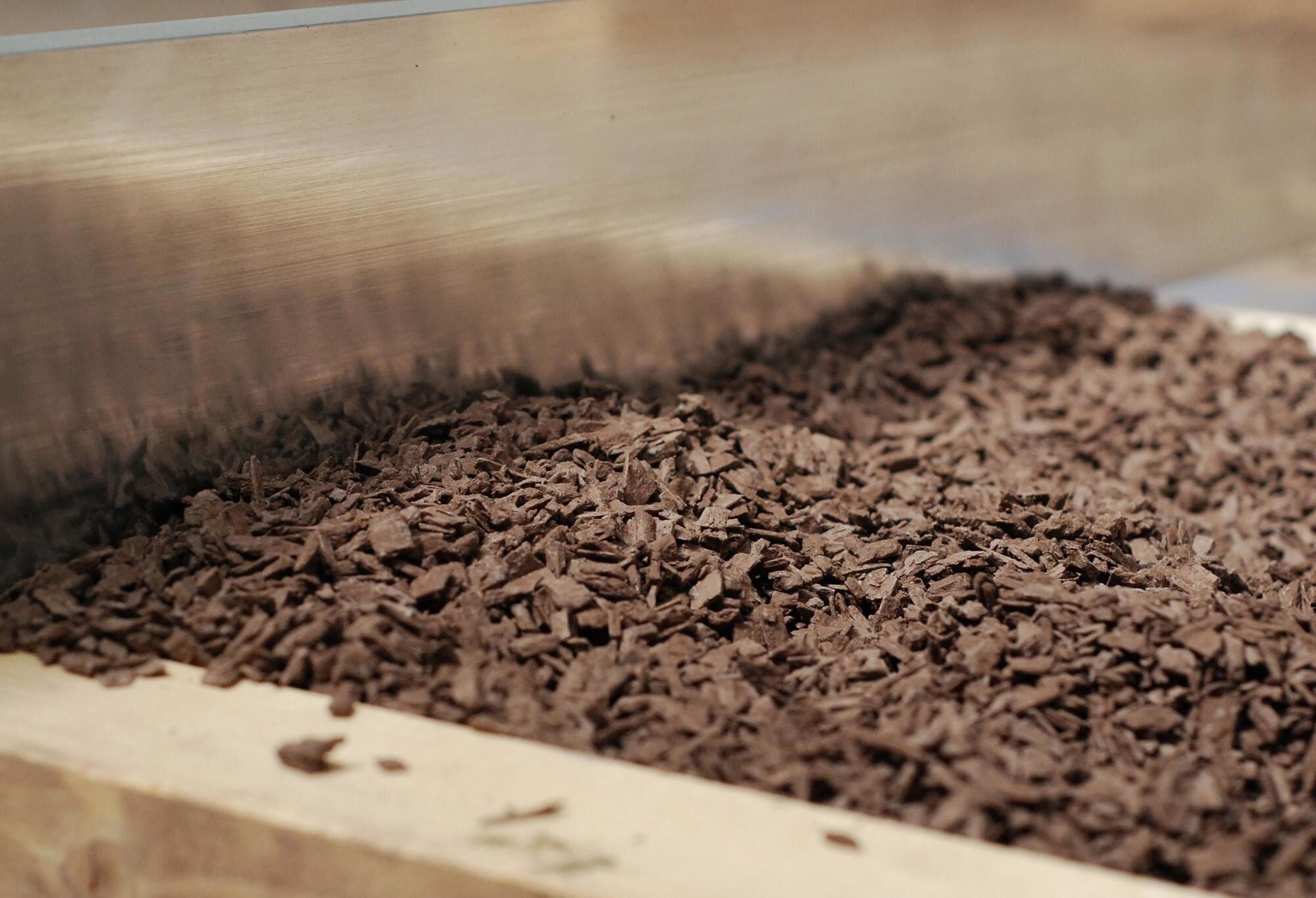 Trockenschüttung aus mineralisierten Holzspänen