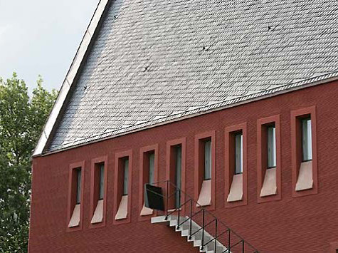 Kunsthalle Portikus in Frankfurt/M: Schuppendeckung mit Reparaturgebinde