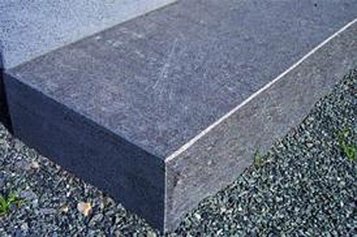 Massive Blockstufe 
