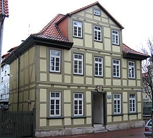 Spätbarockes Fachwerkhaus in Göttingen mit Zwerchdach