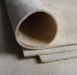 Die Isolationsmatte aus Aerogel mit aufgebrachtem vlies ist in Dicken zwischen 5 und 10 mm lieferbar