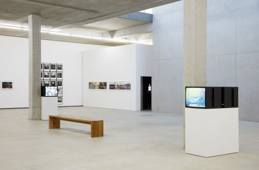 Die 500 m² große Hauptgalerie befindet sich im Untergeschoss