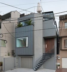 Das Haus liegt in einer ruhigen Wohngegend in Tokio