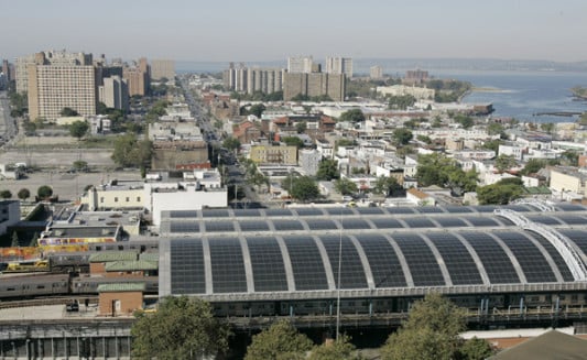 5.500 m² Glas bilden ein lichtdurchlässiges Tonnendach auf der Stillwell Station/New York - mit integrierten Dünnschichtmodulen