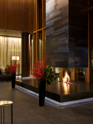Abgehängter Kamin in der Lobby