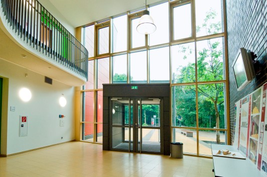 Eingangsbereich mit Glasfront