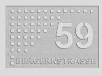 Edelstahl-Haunummer mit Straßenname, kann von hinten beleuchtet werden